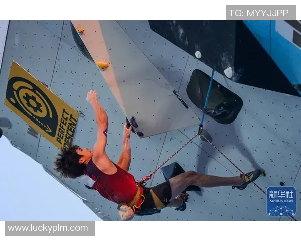 成都攀岩队在极限运动世界杯中的灵活性表现引发热议与关注 成都攀岩队在极限运动世界杯中的灵活性表现引发热议与关注