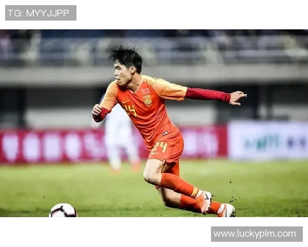 南京羽毛球队在杯赛积分榜上以50分稳居第一名展现强劲实力 南京羽毛球队在杯赛积分榜上以50分稳居第一名展现强劲实力