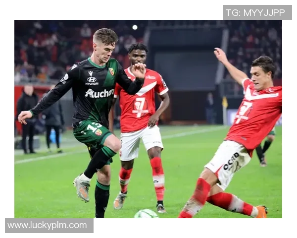 深圳网球队以53分领跑邀请赛积分榜展现强劲实力与团队合作精神 深圳网球队以53分领跑邀请赛积分榜展现强劲实力与团队合作精神